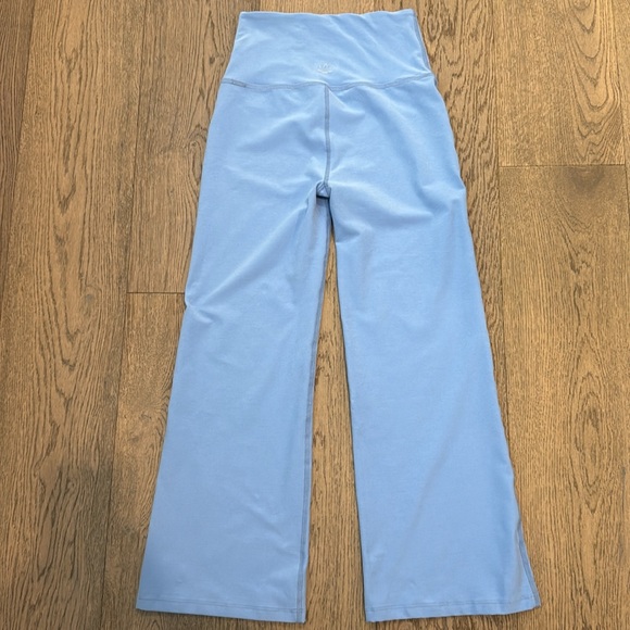 Like new Beyond Yoga Spacedye Retro Cropped Pant, Medium, Flower Blue Heather - Picture 6 of 6